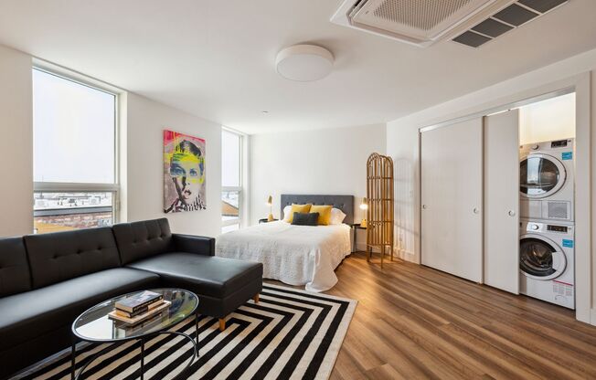 Studio, 1 bath, 529 sqft, $1,275, Unit 308