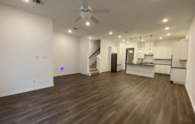3306 COLORADO LN