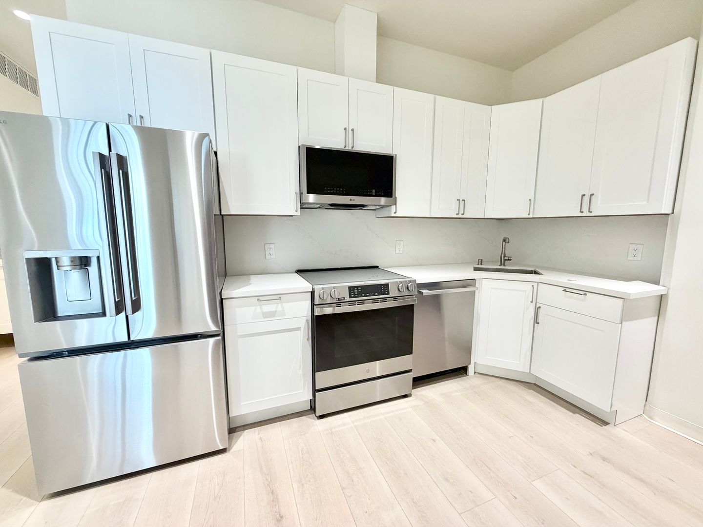 1256 Howard