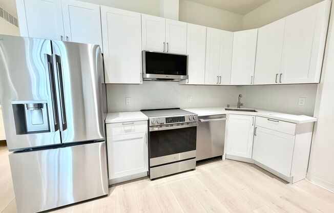 1256 Howard