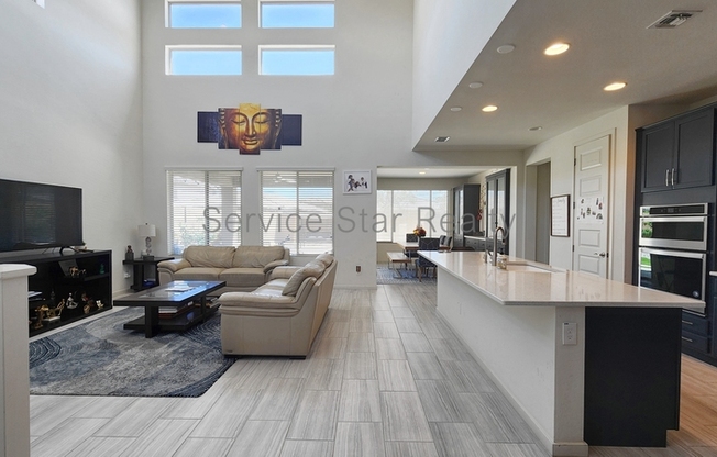 3407 E LOUISE DR