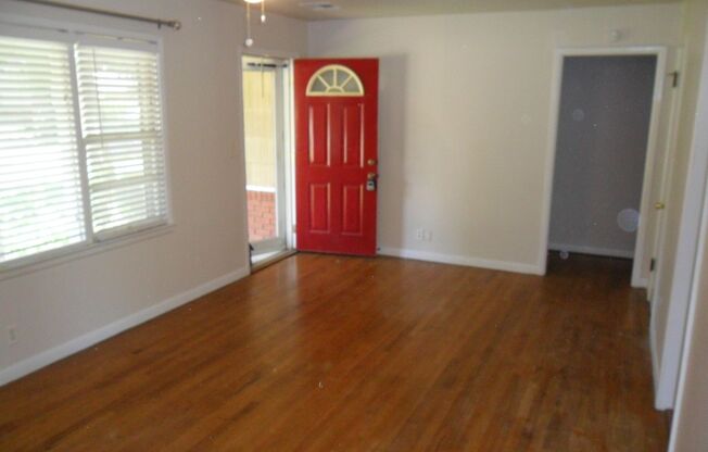 Near core Norman, great 3 bedroom 1 bath close to OU. You will love this home.