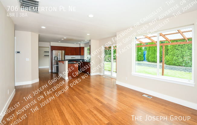 706 BREMERTON PL NE