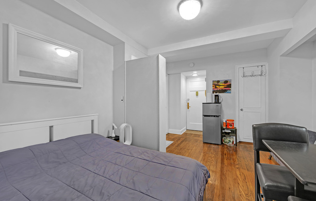 25 TUDOR CITY PL