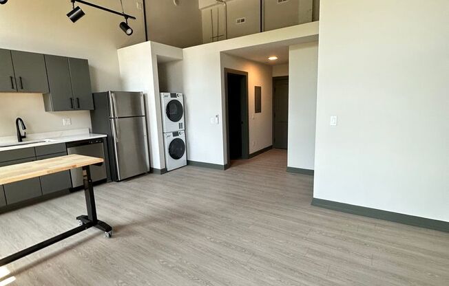 1 bed, 1 bath, 620 sqft, $1,850, Unit 2219-216