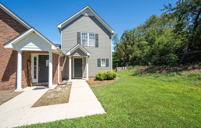 Charming 2 BR, 2.5 BA Townhome Located in the Heart of Greer