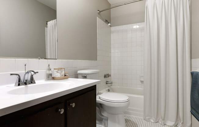 Garden Grove Apartments_New Brighton MN_bathroom