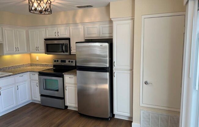 1 bed, 1 bath, $1,850, Unit #218