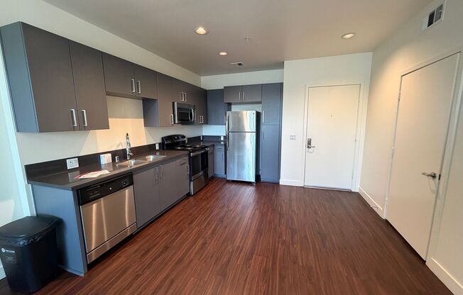 2 beds, 2 baths, 890 sqft, $2,610, Unit 218