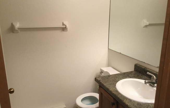 2 beds, 2 baths, 950 sqft, $1,775, Unit 7617RC