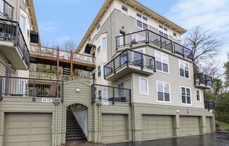 423 NW UPTOWN TER