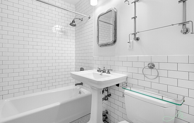 2 beds, 1 bath, $6,300, Unit 4B