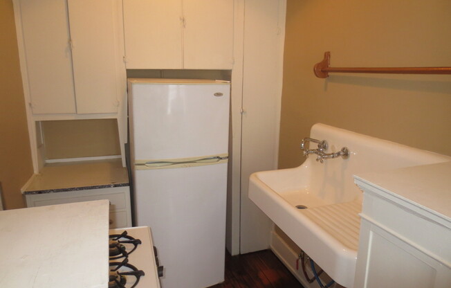 Studio, 1 bath, 520 sqft, $685, Unit T3