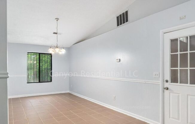 Beautiful 3b Room!Move in ready!