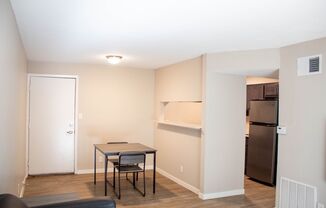 Studio, 2 baths, 696 sqft, $840