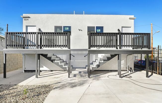 Newly renovated 1 bedroom / 1 bath apartment available now!