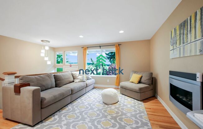 3 bed + den and 3 Baths Private Single-family Home is Available for Rent!