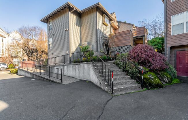 1 bed, 1 bath, 840 sqft, $1,875, Unit 46