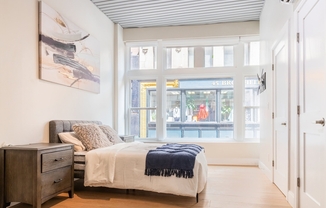 44 BROMFIELD ST