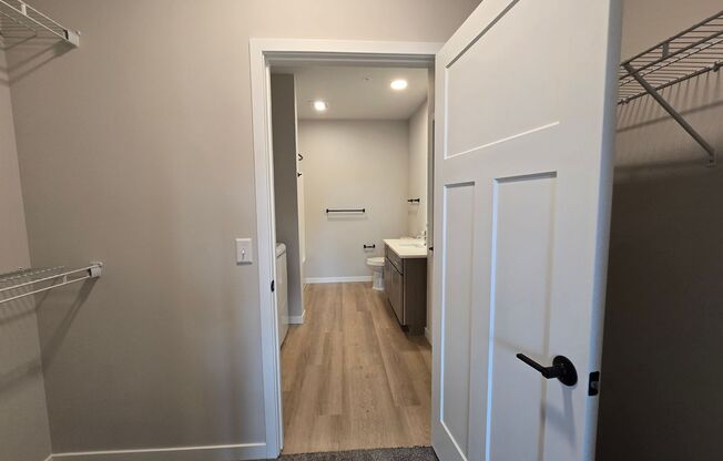 2 beds, 1 bath, 955 sqft, $2,080, Unit 8421-419