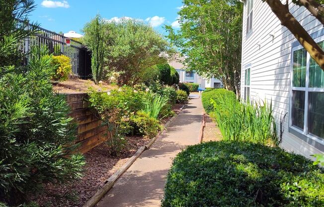 Beautiful 3 bedroom condo overlooking pool!