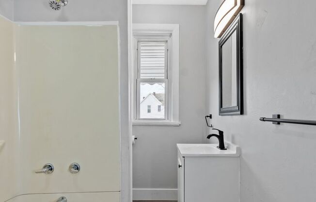 SCORE 50% OFF 1ST MONTH'S RENT IF SIGNED BY DEC 5! Fresh 2 bedroom home in Myer Park available now!