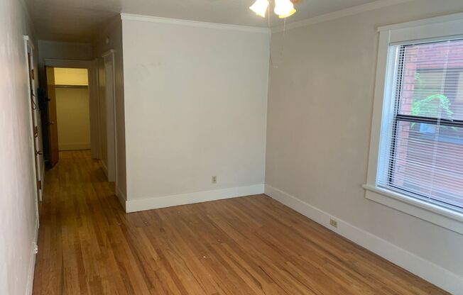 Studio, 1 bath, 280 sqft, $950, Unit 105