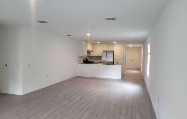 Beautiful 4-bedroom, 2 bathroom minutes from Texas A&M SA!
