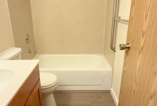 2 beds, 2 baths, 864 sqft, $2,200, Unit C104