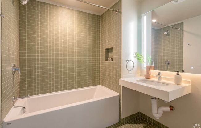 2 beds, 2 baths, 866 sqft, $4,800, Unit 2213