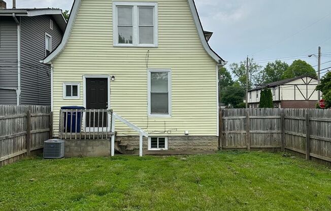 2 beds, 1 bath, $1,425