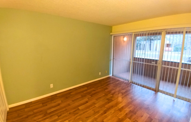 2 beds, 1 bath, 810 sqft, $1,095, Unit 12-C