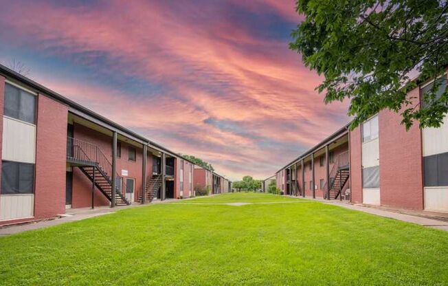 3 beds, 1.5 baths, 1,021 sqft, $1,150, Unit P310