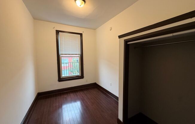 6 beds, 2 baths, 1,600 sqft, $2,000, Unit Unit 3