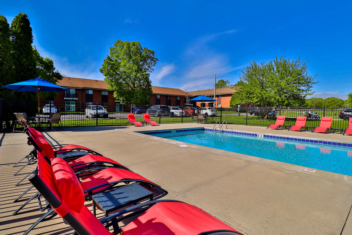Welcome to Alverno Pool Apartments