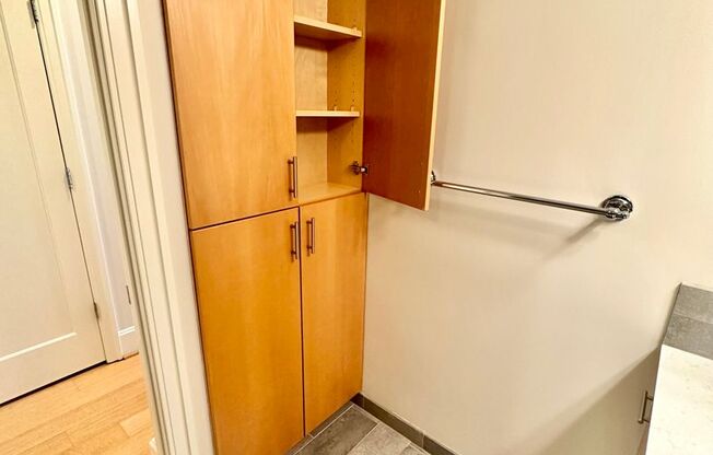 1 bed, 1 bath, $2,500, Unit 506