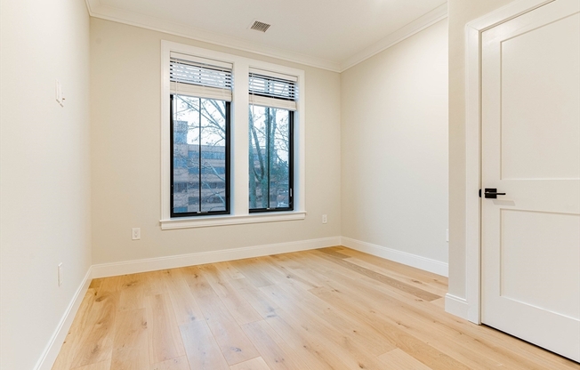 4 beds, 3 baths, 1,150 sqft, $5,995, Unit 302