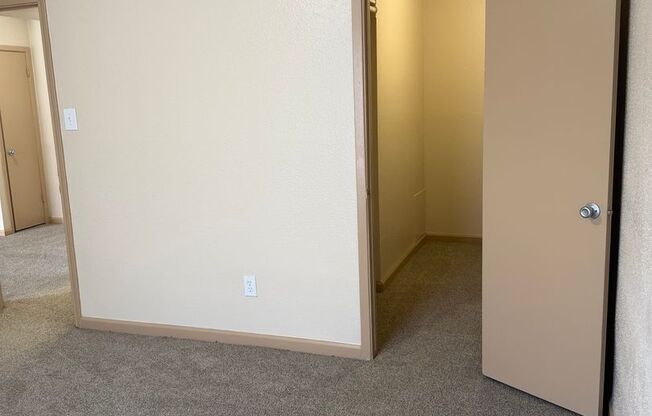 1 bed, 1 bath, 612 sqft, $880, Unit 920