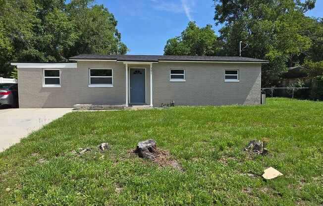 341 PARKWOOD DR