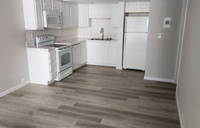 1 bed, 1 bath, 576 sqft, $1,545, Unit 301