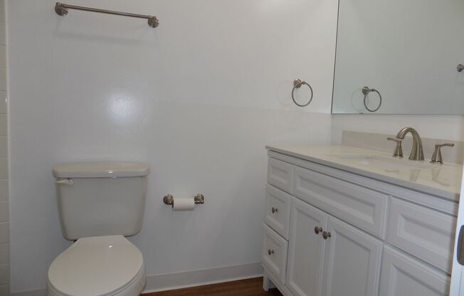 Studio, 1 bath, 500 sqft, $1,575, Unit 13150 Julian Ave (Studio)