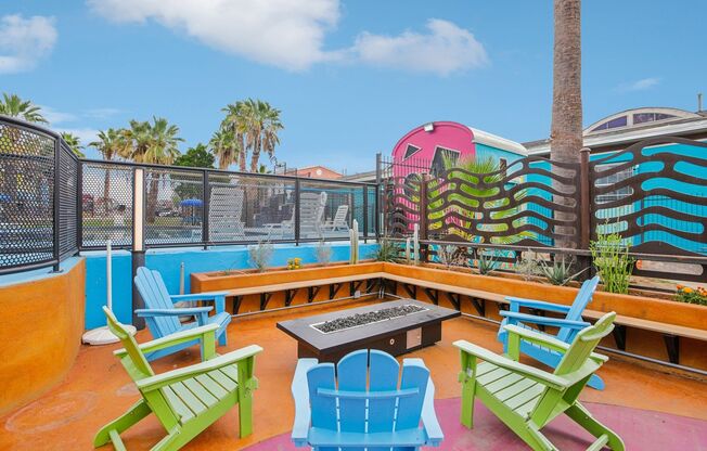 2 beds, 2 baths, 948 sqft, $1,299, Unit 0423