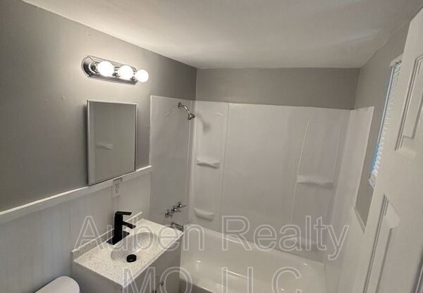 1300 S. Appleton Ave - 1300 S Appleton Ave Unit A