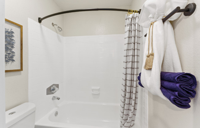 1 bed, 1 bath, 823 sqft, $1,650, Unit 1216