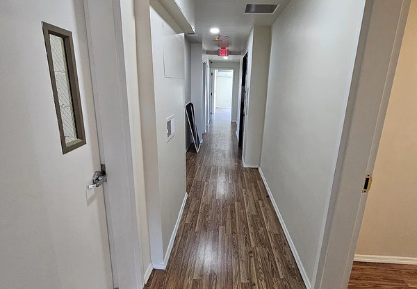 686 EAGLE AVE