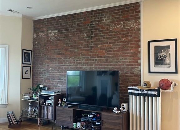1 bed, 1 bath, 850 sqft, $4,500, Unit 62
