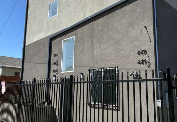 449 W 74 ST