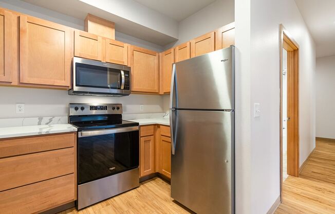 2 beds, 2 baths, 998 sqft, $2,100, Unit A102