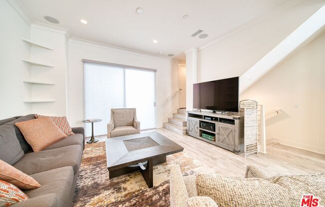2205 SELIG DR