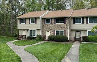 Town Home in Western Henrico- Greenaire Woods